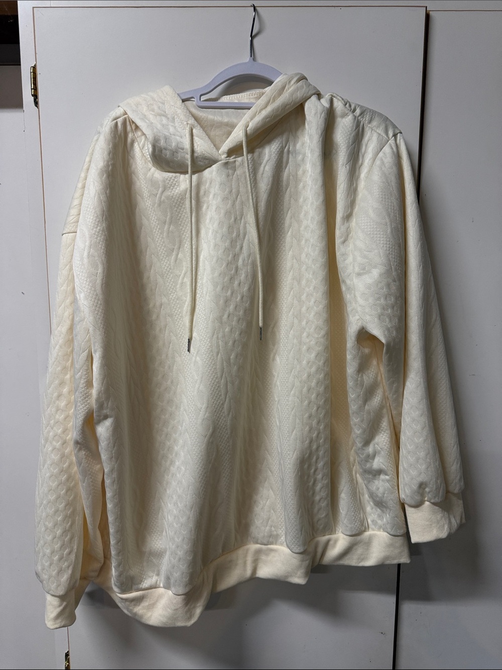 Cream Cable-Knit Hooded Sweatshirt - Women's Cozy Pullover